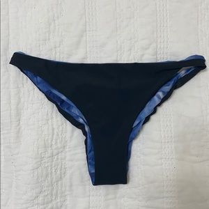 Lulu lemon bikini bottoms size 4